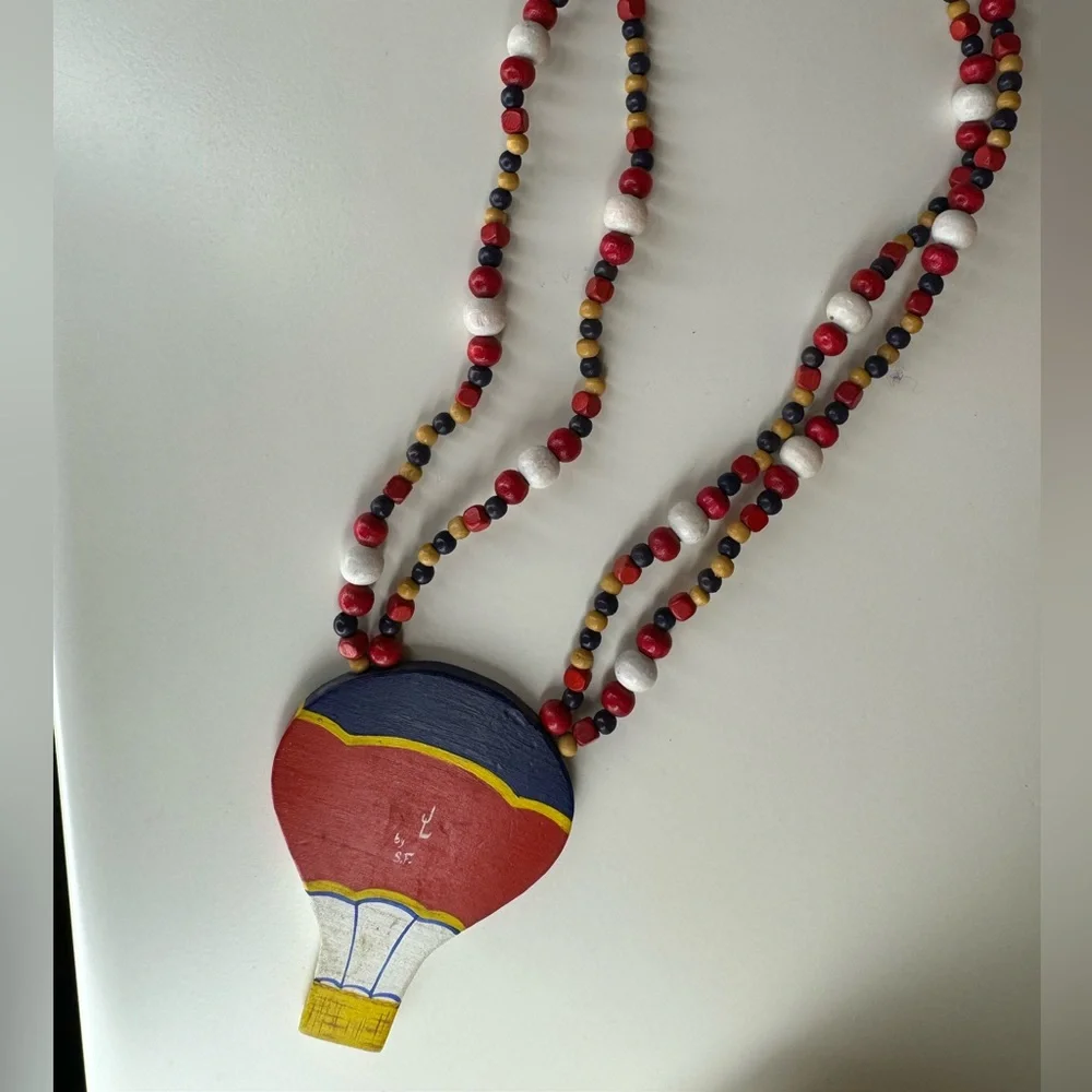 Vintage wooden beaded handmade hot air balloon necklace - Picture 5 of 8